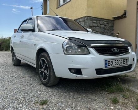 Белый ВАЗ 2170 Priora, объемом двигателя 1.6 л и пробегом 137 тыс. км за 2000 $, фото 1 на Automoto.ua