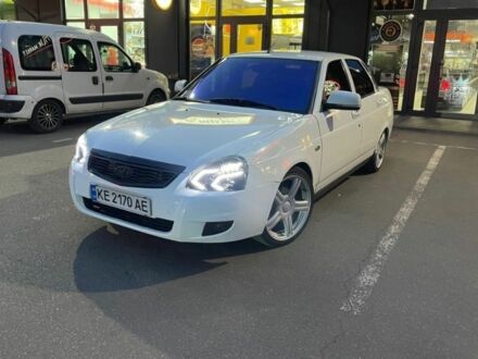 Белый ВАЗ 2170 Priora, объемом двигателя 1.6 л и пробегом 185 тыс. км за 1800 $, фото 1 на Automoto.ua