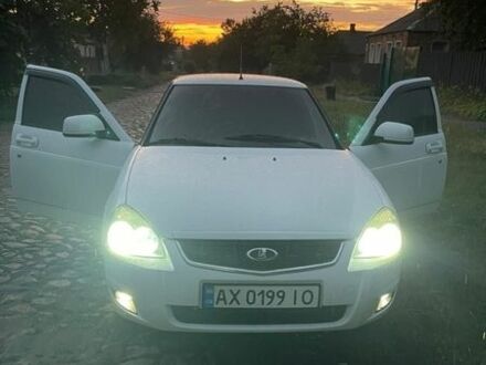 Білий ВАЗ 2170 Priora, об'ємом двигуна 1.6 л та пробігом 100 тис. км за 3200 $, фото 1 на Automoto.ua