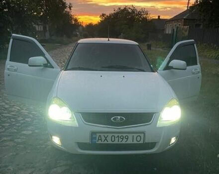 Белый ВАЗ 2170 Priora, объемом двигателя 1.6 л и пробегом 100 тыс. км за 3200 $, фото 1 на Automoto.ua