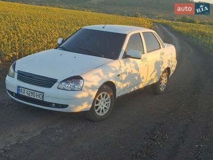 ВАЗ 2170 Priora 2012 в Славянске на Automoto.ua Белый ВАЗ 2170 Priora, объемом двигателя 1.6 л и пробегом 184 тыс. км за 2500 $, фото 1 на Automoto.ua