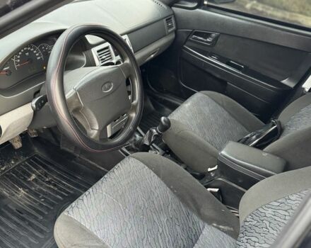 Черный ВАЗ 2170 Priora, объемом двигателя 1.6 л и пробегом 258 тыс. км за 2000 $, фото 7 на Automoto.ua