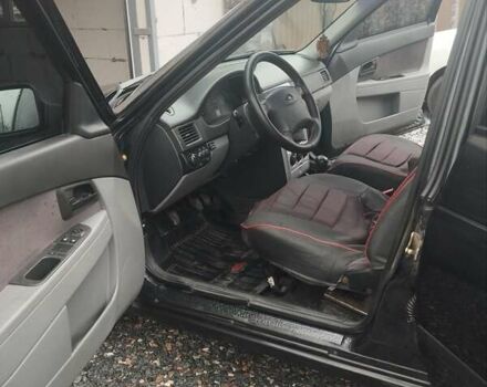 Черный ВАЗ 2170 Priora, объемом двигателя 1.6 л и пробегом 161 тыс. км за 2000 $, фото 6 на Automoto.ua