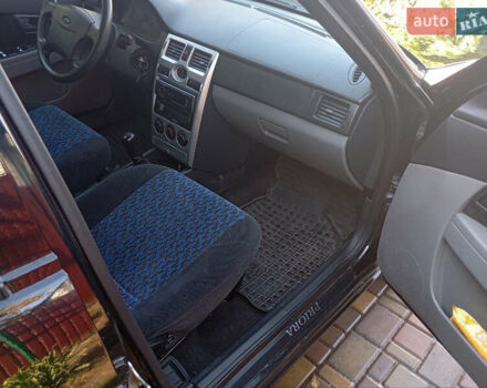 Черный ВАЗ 2170 Priora, объемом двигателя 1.6 л и пробегом 180 тыс. км за 3100 $, фото 12 на Automoto.ua