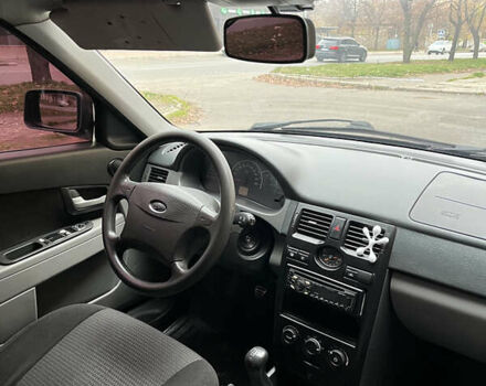 Черный ВАЗ 2170 Priora, объемом двигателя 1.6 л и пробегом 195 тыс. км за 3000 $, фото 4 на Automoto.ua