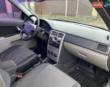 Черный ВАЗ 2170 Priora, объемом двигателя 1.6 л и пробегом 159 тыс. км за 3000 $, фото 8 на Automoto.ua