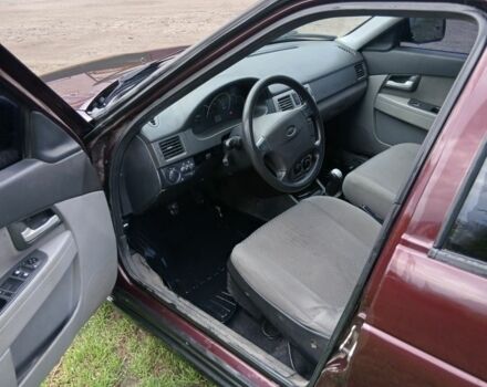 Красный ВАЗ 2170 Priora, объемом двигателя 1.6 л и пробегом 158 тыс. км за 3300 $, фото 7 на Automoto.ua