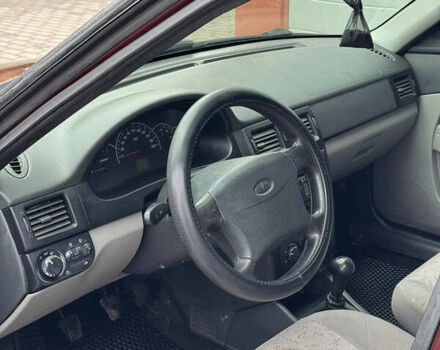 Красный ВАЗ 2170 Priora, объемом двигателя 1.6 л и пробегом 278 тыс. км за 2450 $, фото 12 на Automoto.ua