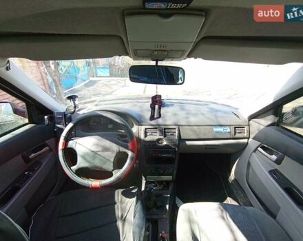 Красный ВАЗ 2170 Priora, объемом двигателя 1.6 л и пробегом 205 тыс. км за 2200 $, фото 4 на Automoto.ua