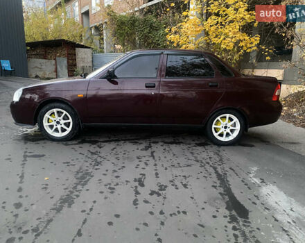 Красный ВАЗ 2170 Priora, объемом двигателя 1.6 л и пробегом 190 тыс. км за 3000 $, фото 1 на Automoto.ua