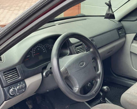 Красный ВАЗ 2170 Priora, объемом двигателя 1.6 л и пробегом 278 тыс. км за 2450 $, фото 11 на Automoto.ua
