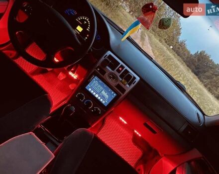 Красный ВАЗ 2170 Priora, объемом двигателя 1.6 л и пробегом 221 тыс. км за 2500 $, фото 3 на Automoto.ua
