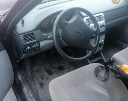 Красный ВАЗ 2170 Priora, объемом двигателя 1.6 л и пробегом 204 тыс. км за 1750 $, фото 6 на Automoto.ua