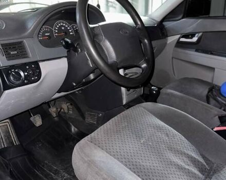 Червоний ВАЗ 2170 Priora, об'ємом двигуна 1.6 л та пробігом 250 тис. км за 3200 $, фото 9 на Automoto.ua