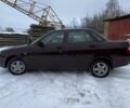 Красный ВАЗ 2170 Priora, объемом двигателя 1.6 л и пробегом 113 тыс. км за 3000 $, фото 2 на Automoto.ua