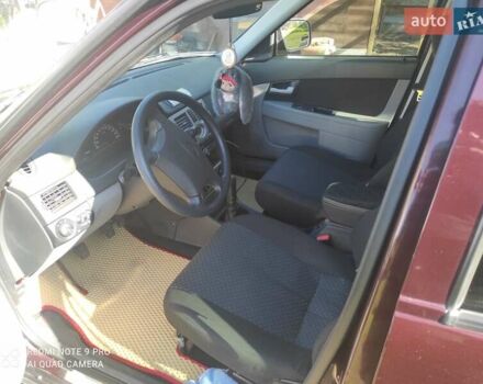 Красный ВАЗ 2170 Priora, объемом двигателя 1.6 л и пробегом 104 тыс. км за 3300 $, фото 2 на Automoto.ua
