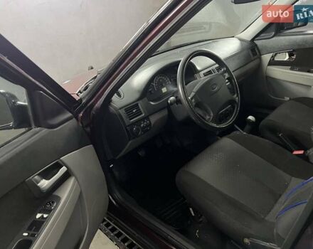 Красный ВАЗ 2170 Priora, объемом двигателя 1.6 л и пробегом 270 тыс. км за 1999 $, фото 5 на Automoto.ua