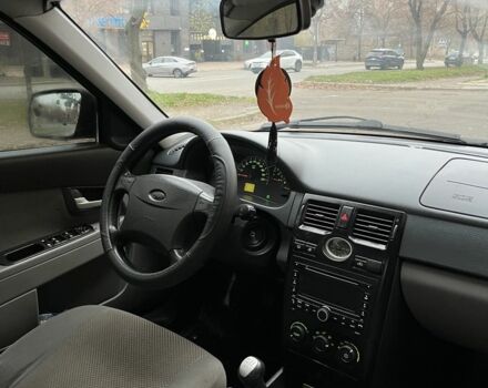 Красный ВАЗ 2170 Priora, объемом двигателя 1.6 л и пробегом 134 тыс. км за 3200 $, фото 6 на Automoto.ua