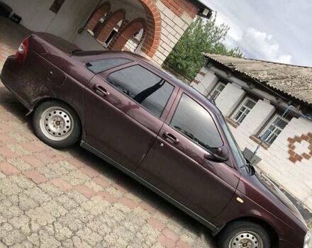 Красный ВАЗ 2170 Priora, объемом двигателя 1.6 л и пробегом 300 тыс. км за 3000 $, фото 3 на Automoto.ua