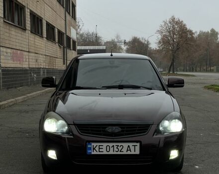 Красный ВАЗ 2170 Priora, объемом двигателя 1.6 л и пробегом 134 тыс. км за 3200 $, фото 1 на Automoto.ua