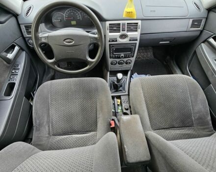 Червоний ВАЗ 2170 Priora, об'ємом двигуна 1.6 л та пробігом 210 тис. км за 1600 $, фото 4 на Automoto.ua