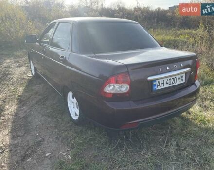 Красный ВАЗ 2170 Priora, объемом двигателя 1.6 л и пробегом 215 тыс. км за 1400 $, фото 1 на Automoto.ua