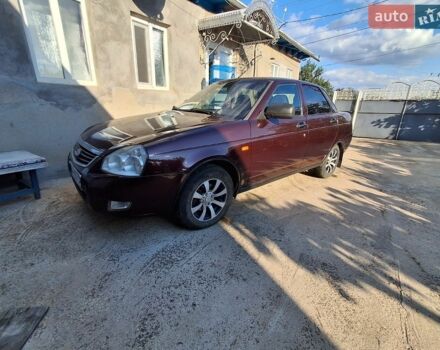 Красный ВАЗ 2170 Priora, объемом двигателя 1.6 л и пробегом 132 тыс. км за 2700 $, фото 1 на Automoto.ua