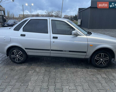 Сірий ВАЗ 2170 Priora, об'ємом двигуна 1.6 л та пробігом 235 тис. км за 2400 $, фото 1 на Automoto.ua