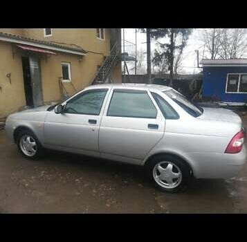 Серый ВАЗ 2170 Priora, объемом двигателя 1.6 л и пробегом 300 тыс. км за 2050 $, фото 3 на Automoto.ua