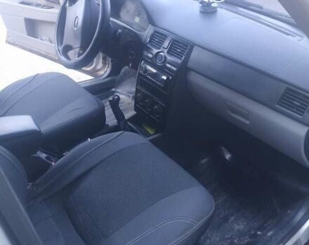 Серый ВАЗ 2170 Priora, объемом двигателя 1.6 л и пробегом 177 тыс. км за 2100 $, фото 10 на Automoto.ua