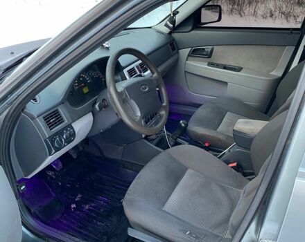 Серый ВАЗ 2170 Priora, объемом двигателя 1.6 л и пробегом 300 тыс. км за 2150 $, фото 9 на Automoto.ua