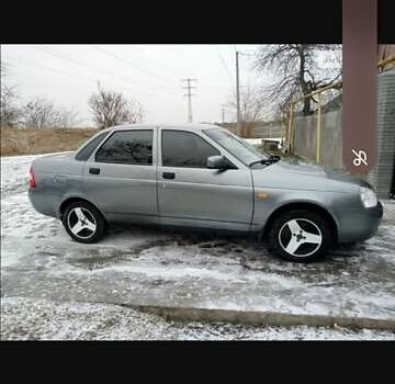 Серый ВАЗ 2170 Priora, объемом двигателя 1.6 л и пробегом 250 тыс. км за 3000 $, фото 5 на Automoto.ua