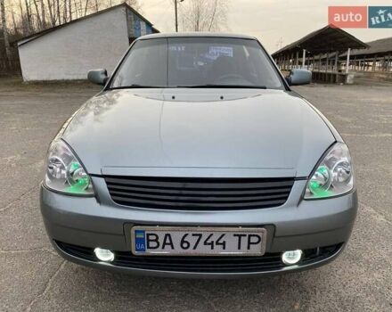 Серый ВАЗ 2170 Priora, объемом двигателя 1.6 л и пробегом 217 тыс. км за 3300 $, фото 1 на Automoto.ua
