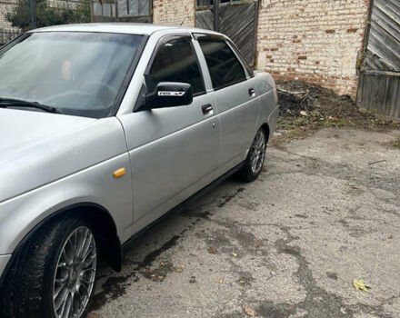 Серый ВАЗ 2170 Priora, объемом двигателя 1.6 л и пробегом 300 тыс. км за 2700 $, фото 1 на Automoto.ua