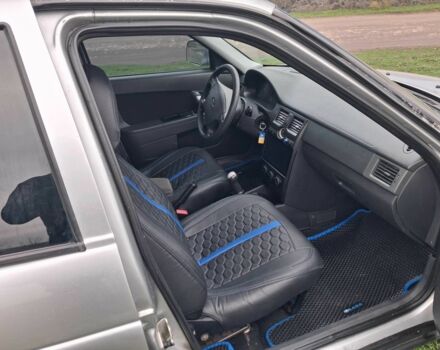 Серый ВАЗ 2170 Priora, объемом двигателя 1.6 л и пробегом 200 тыс. км за 2350 $, фото 5 на Automoto.ua