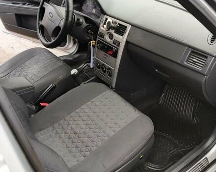 Серый ВАЗ 2170 Priora, объемом двигателя 1.6 л и пробегом 212 тыс. км за 3300 $, фото 8 на Automoto.ua