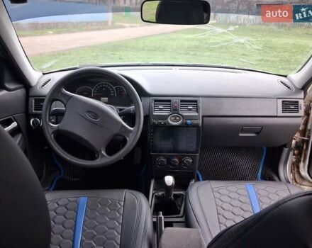 Серый ВАЗ 2170 Priora, объемом двигателя 1.6 л и пробегом 290 тыс. км за 2400 $, фото 8 на Automoto.ua