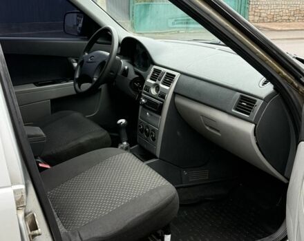 Серый ВАЗ 2170 Priora, объемом двигателя 1.6 л и пробегом 145 тыс. км за 3750 $, фото 6 на Automoto.ua