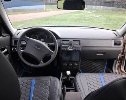 Серый ВАЗ 2170 Priora, объемом двигателя 1.6 л и пробегом 200 тыс. км за 2350 $, фото 3 на Automoto.ua