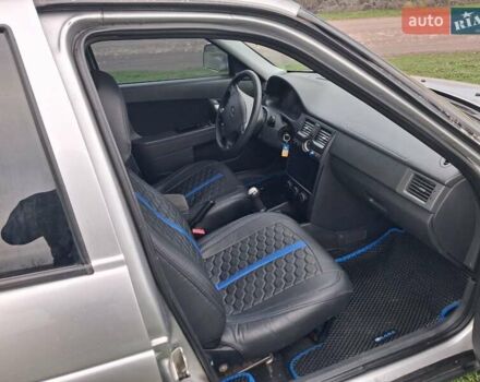 Серый ВАЗ 2170 Priora, объемом двигателя 1.6 л и пробегом 290 тыс. км за 2400 $, фото 5 на Automoto.ua