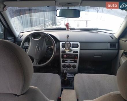 Серый ВАЗ 2170 Priora, объемом двигателя 1.6 л и пробегом 300 тыс. км за 2400 $, фото 1 на Automoto.ua