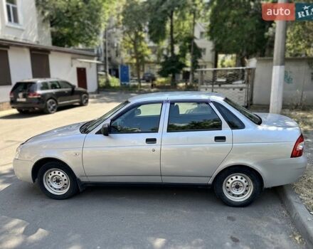 Сірий ВАЗ 2170 Priora, об'ємом двигуна 1.6 л та пробігом 205 тис. км за 2200 $, фото 1 на Automoto.ua