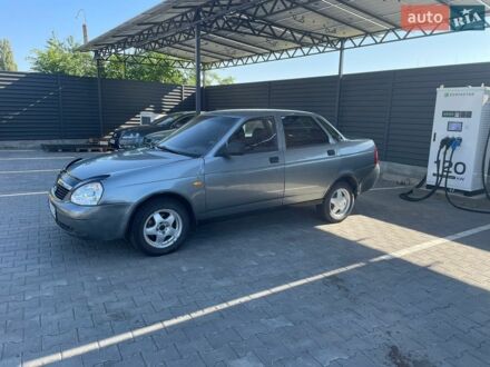 Сірий ВАЗ 2170 Priora, об'ємом двигуна 1.6 л та пробігом 220 тис. км за 1999 $, фото 1 на Automoto.ua