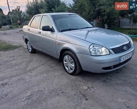 Серый ВАЗ 2170 Priora, объемом двигателя 1.6 л и пробегом 333 тыс. км за 2550 $, фото 1 на Automoto.ua