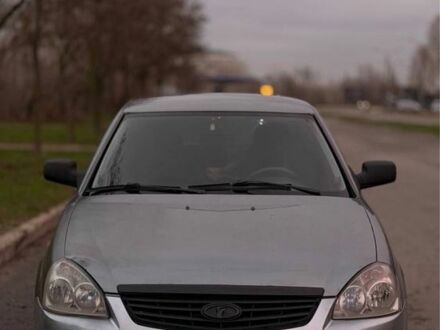 Сірий ВАЗ 2170 Priora, об'ємом двигуна 1.6 л та пробігом 198 тис. км за 2000 $, фото 1 на Automoto.ua