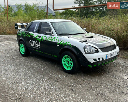 Серый ВАЗ 2170 Priora, объемом двигателя 3 л и пробегом 150 тыс. км за 11000 $, фото 1 на Automoto.ua