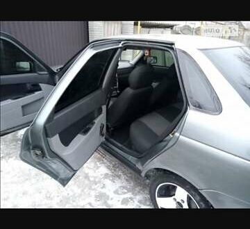 Серый ВАЗ 2170 Priora, объемом двигателя 1.6 л и пробегом 250 тыс. км за 3000 $, фото 1 на Automoto.ua