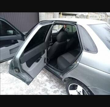 Серый ВАЗ 2170 Priora, объемом двигателя 1.6 л и пробегом 250 тыс. км за 3000 $, фото 1 на Automoto.ua