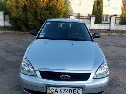 ВАЗ 2170 Priora 2011 у Каменке на Automoto.ua Сірий ВАЗ 2170 Priora, об'ємом двигуна 1.6 л та пробігом 10 тис. км за 5500 $, фото 1 на Automoto.ua