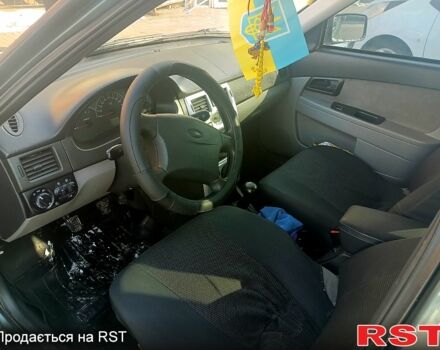ВАЗ 2170 Priora 2007 у Дніпро (Дніпропетровську) на Automoto.ua Зелений ВАЗ 2170 Priora, об'ємом двигуна 1.6 л та пробігом 380 тис. км за 2600 $, фото 5 на Automoto.ua